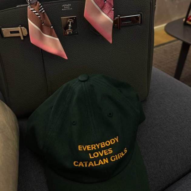 La gorra d'Ona Sellarès amb la frase / Instagram La gorra d'Ona Sellarès amb la frase / Instagram
