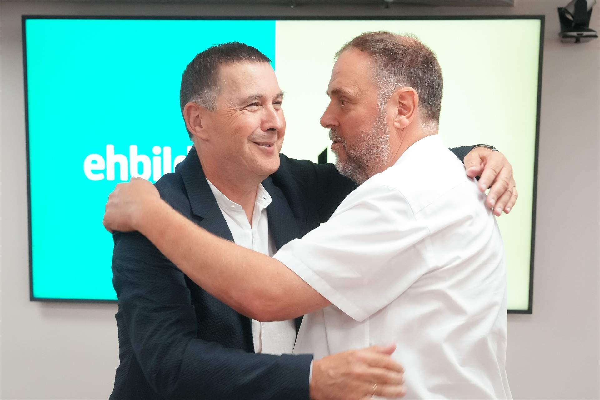 ERC y Bildu se reúnen en medio del debate del frente común: "Somos partidos hermanos y siempre colaboraremos"