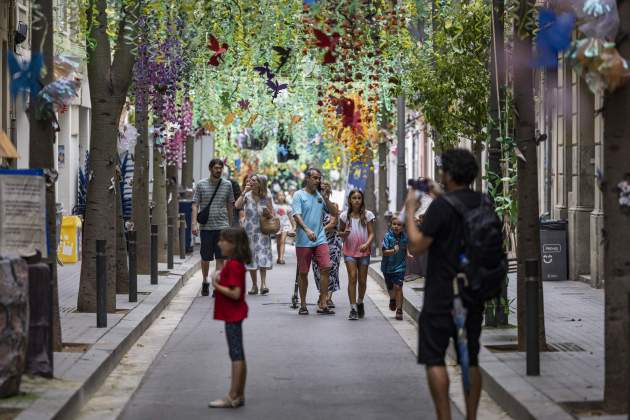 Festes Majors Sants 2025 carrers finlàndia / Foto: Carlos Baglietto Festes Majors Sants 2025 carrers finlàndia / Foto: Carlos Baglietto