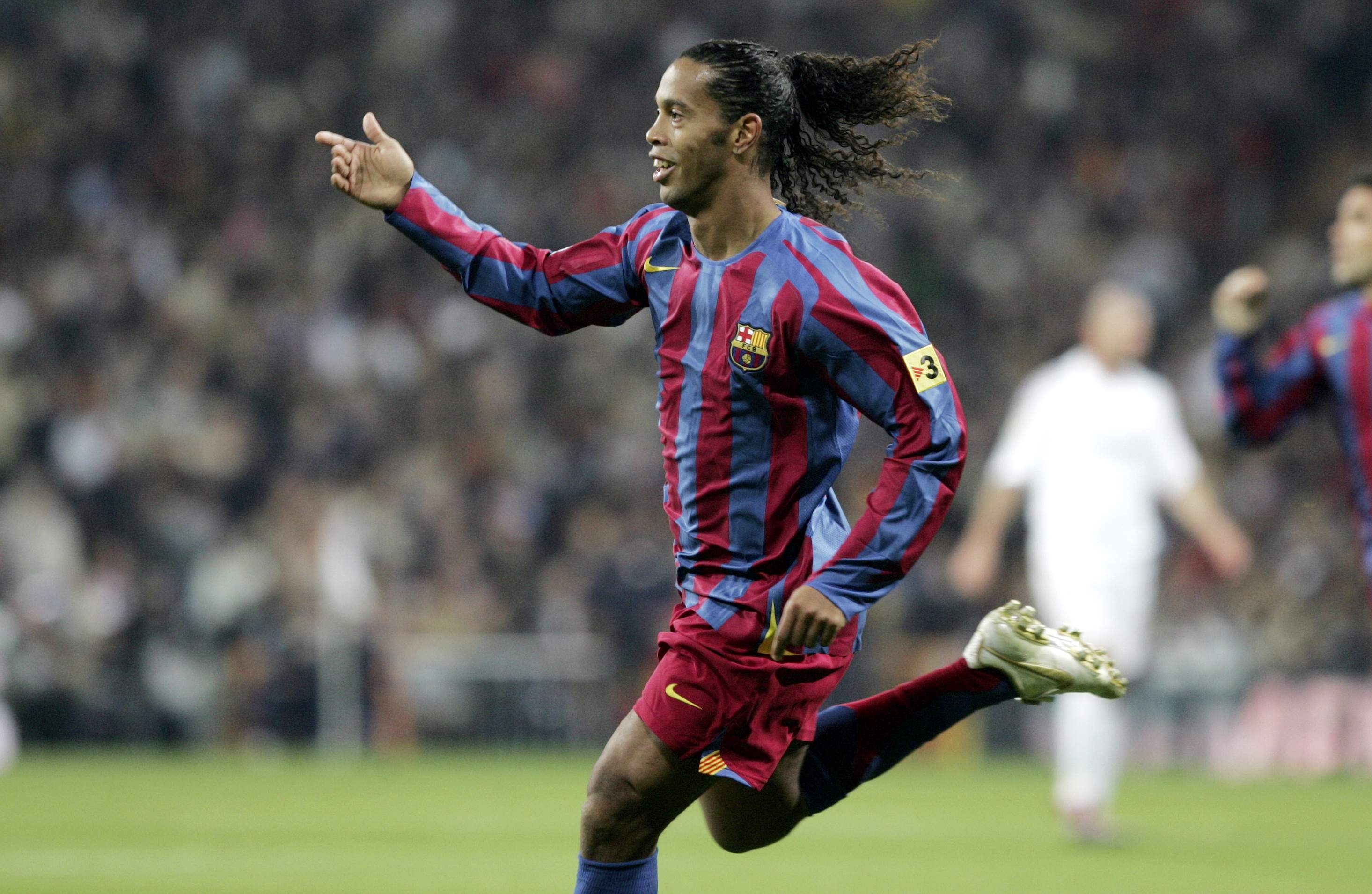 El Barça tornarà a llançar a la venda la samarreta amb què Ronaldinho va posar dret el Bernabéu