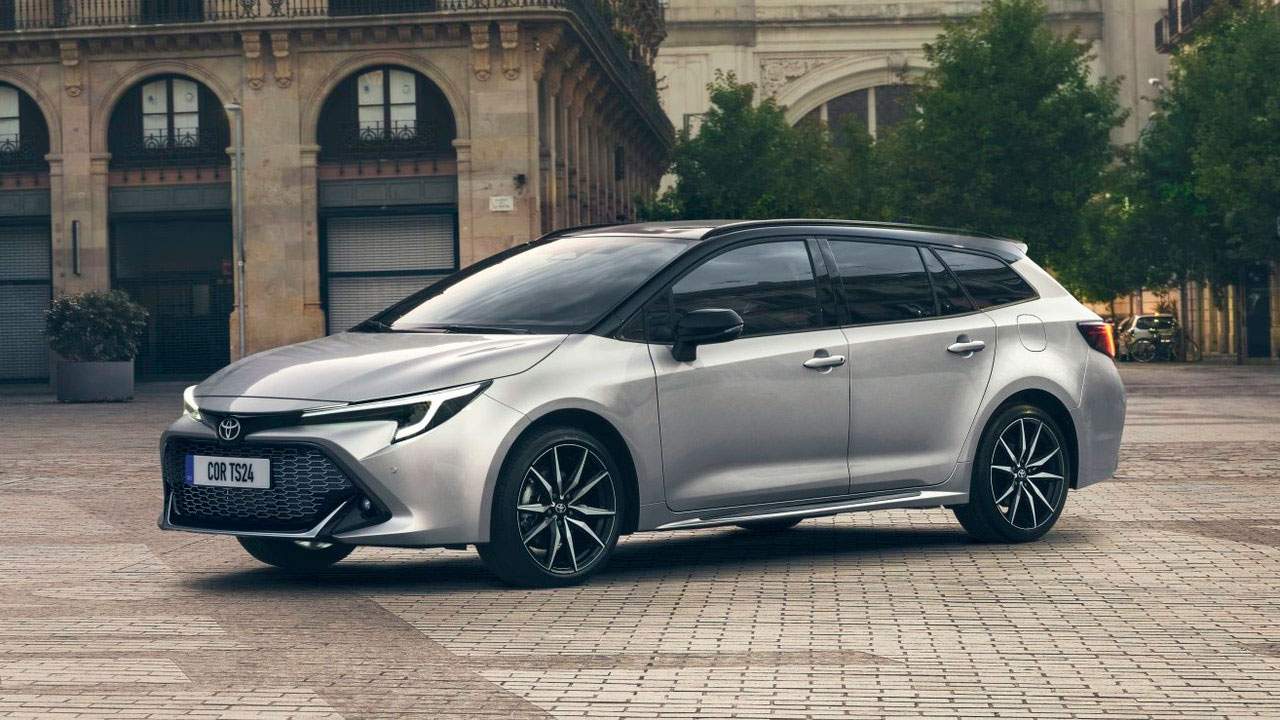 Los mecánicos están avisando que durante la primavera debes limpiar el coche cada semana