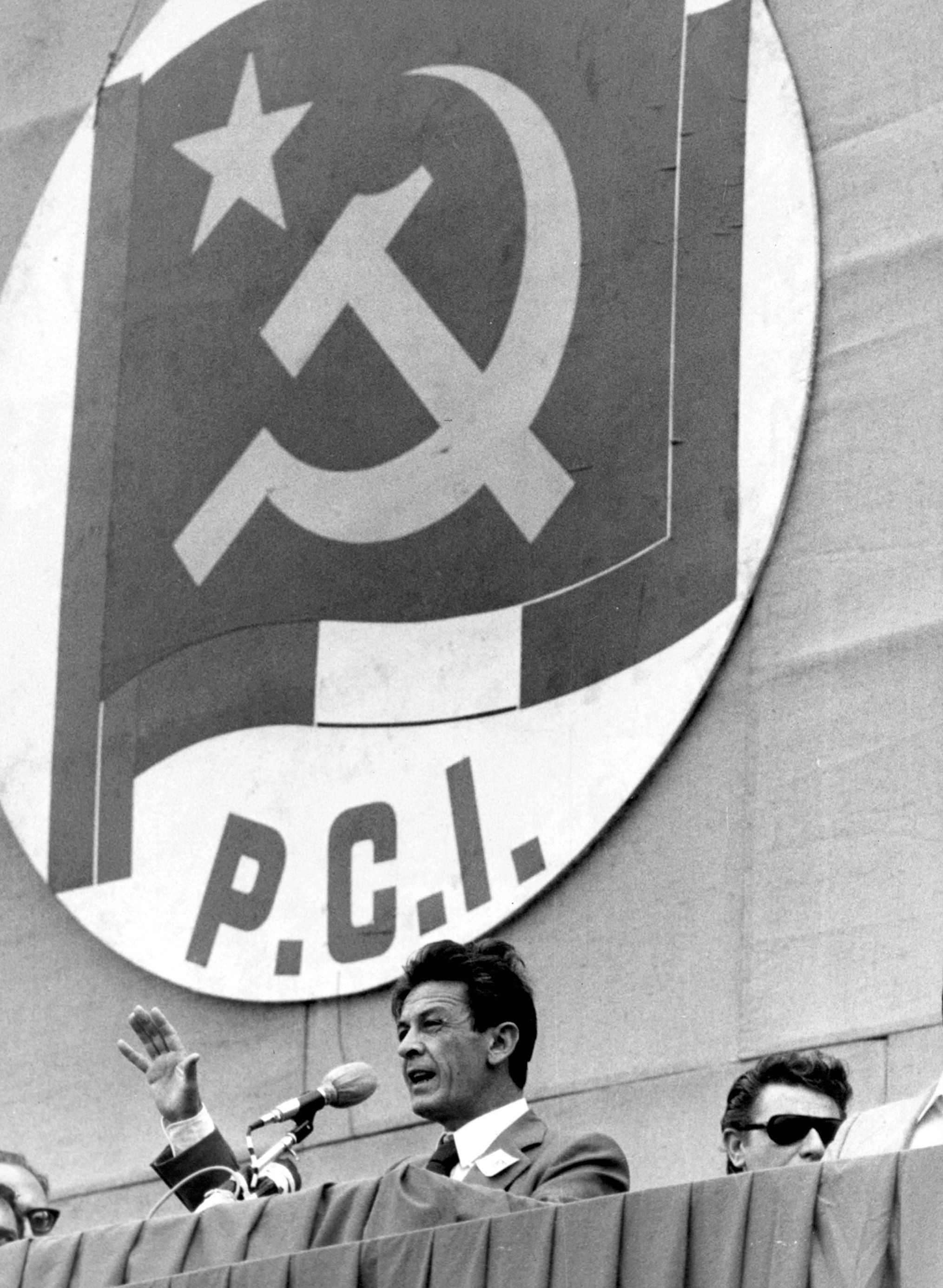 Enrico Berlinguer miting PCI 18 06 1976 (L'Unità)