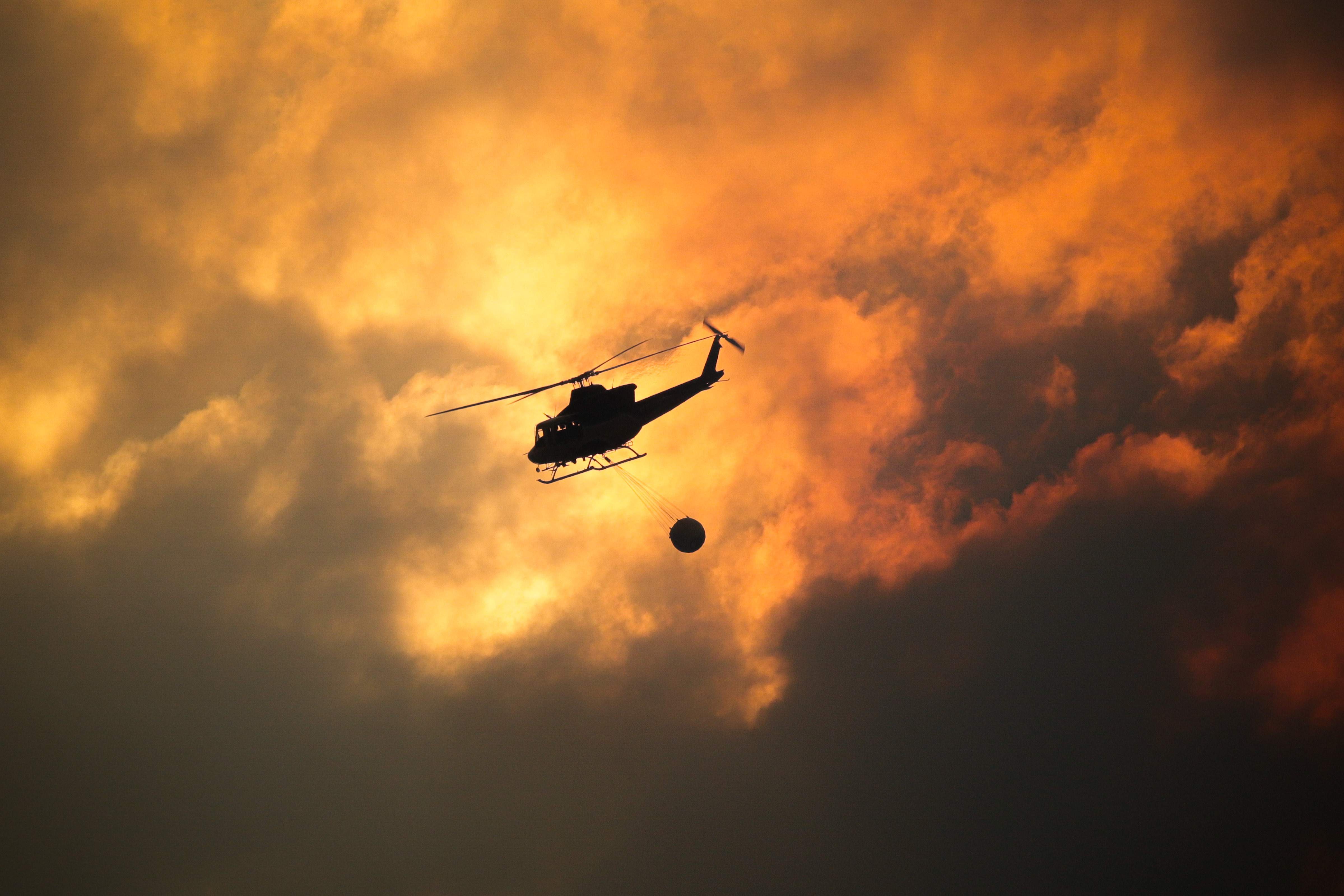 Mejoran los incendios de León y Lugo, pero en Asturias y Zamora avanzan sin parar