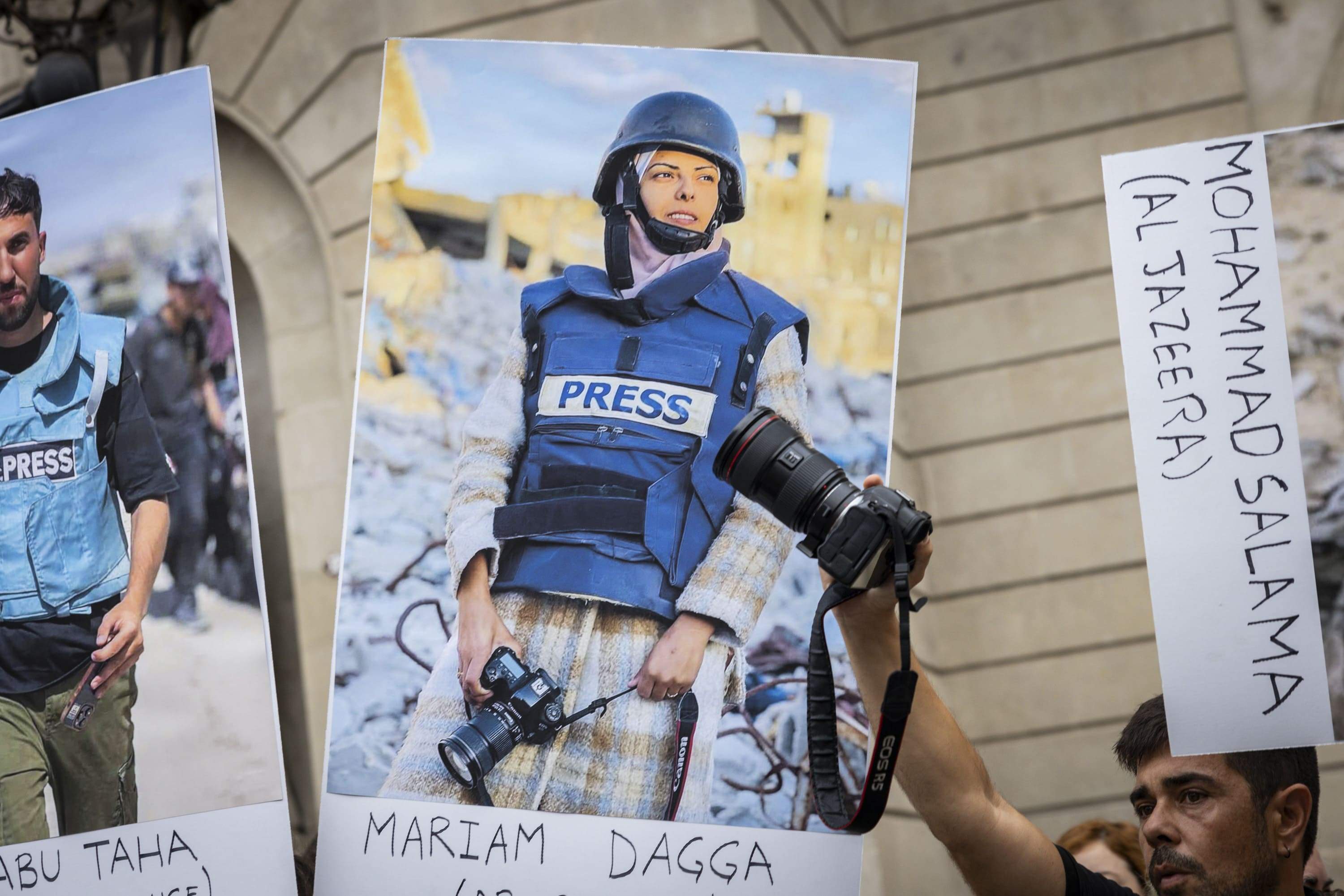 Manifestació contra l'assassinat de periodistes a la Franja de Gaza / Carlos Baglietto Manifestació contra l'assassinat de periodistes a la Franja de Gaza / Carlos Baglietto