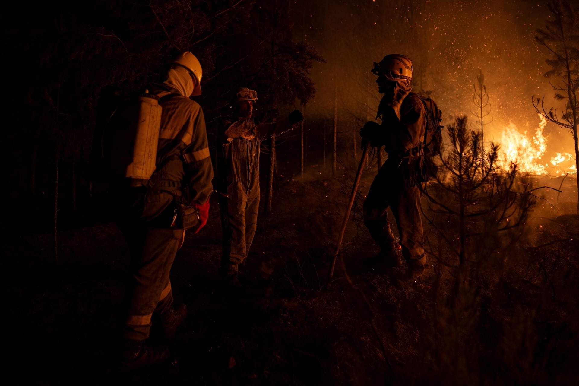 Mañueco ignoró el ofrecimiento de agentes forestales de anular sus vacaciones y ayudar en los incendios