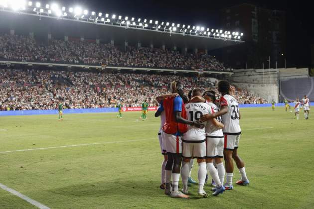 Celebració de gol del Rayo Vallecano a Vallecas / Foto: EFE Celebració de gol del Rayo Vallecano a Vallecas / Foto: EFE
