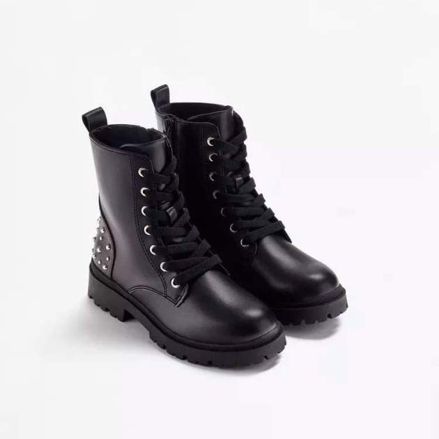 Bota tatxes Bota tatxes