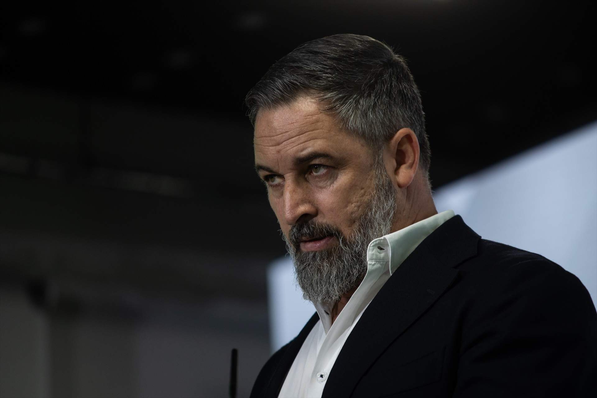 Abascal desabarra contra Sánchez y lo acusa de "tener intereses en las mafias del tráfico de seres humanos"