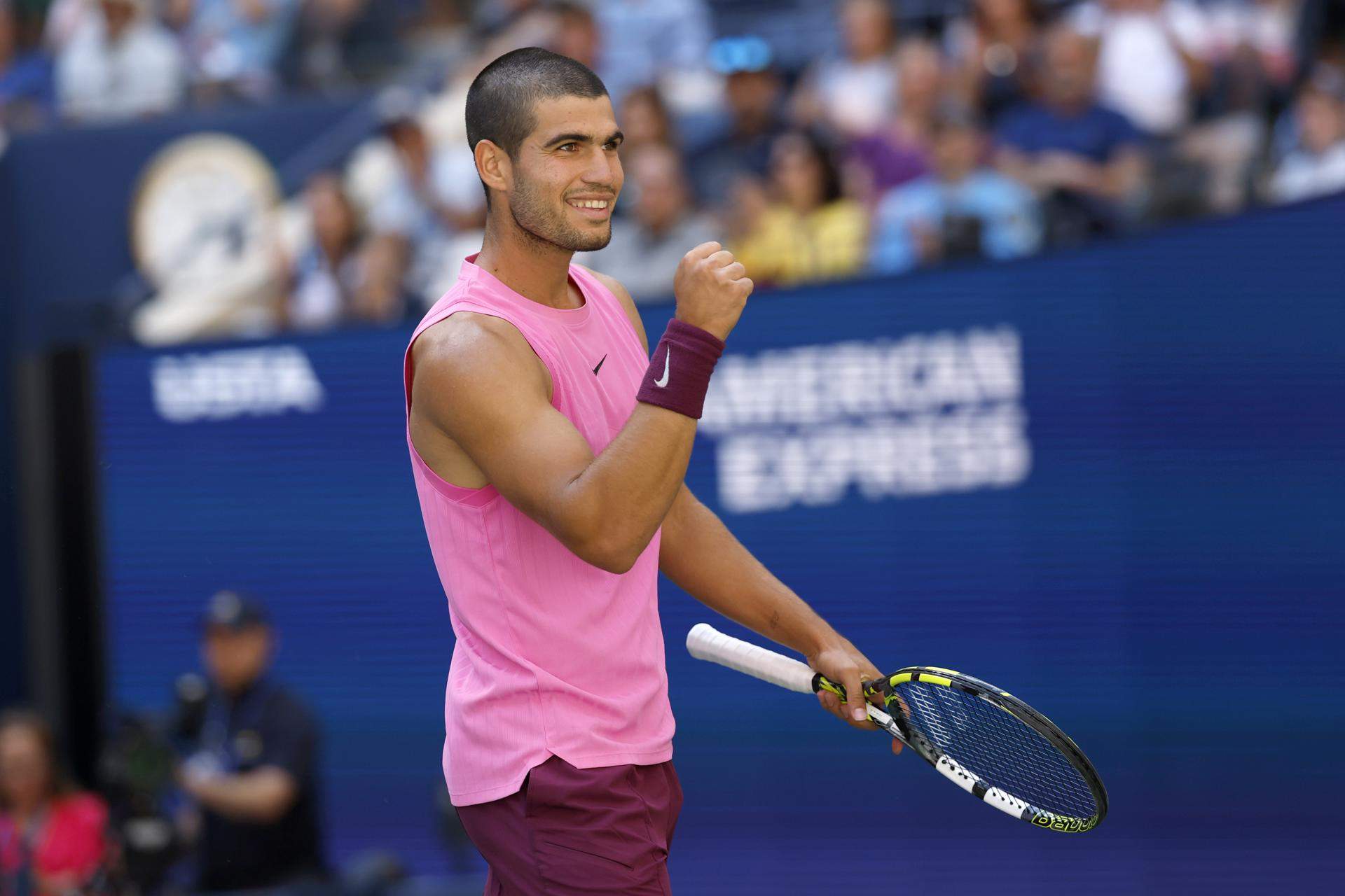 Alcaraz continua con paso firme, se deshace de Rinderknech  y alcanza los cuartos del US Open
