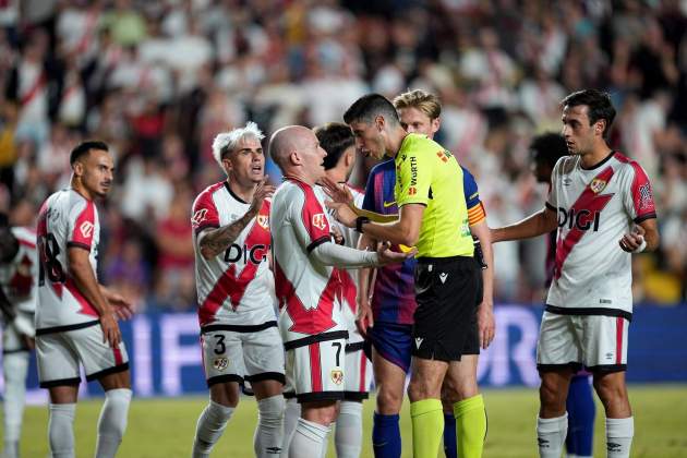Àrbitre Mateu Busquets Ferrer Isi Palazón Frenkie de Jong Rayo Vallecano Barça