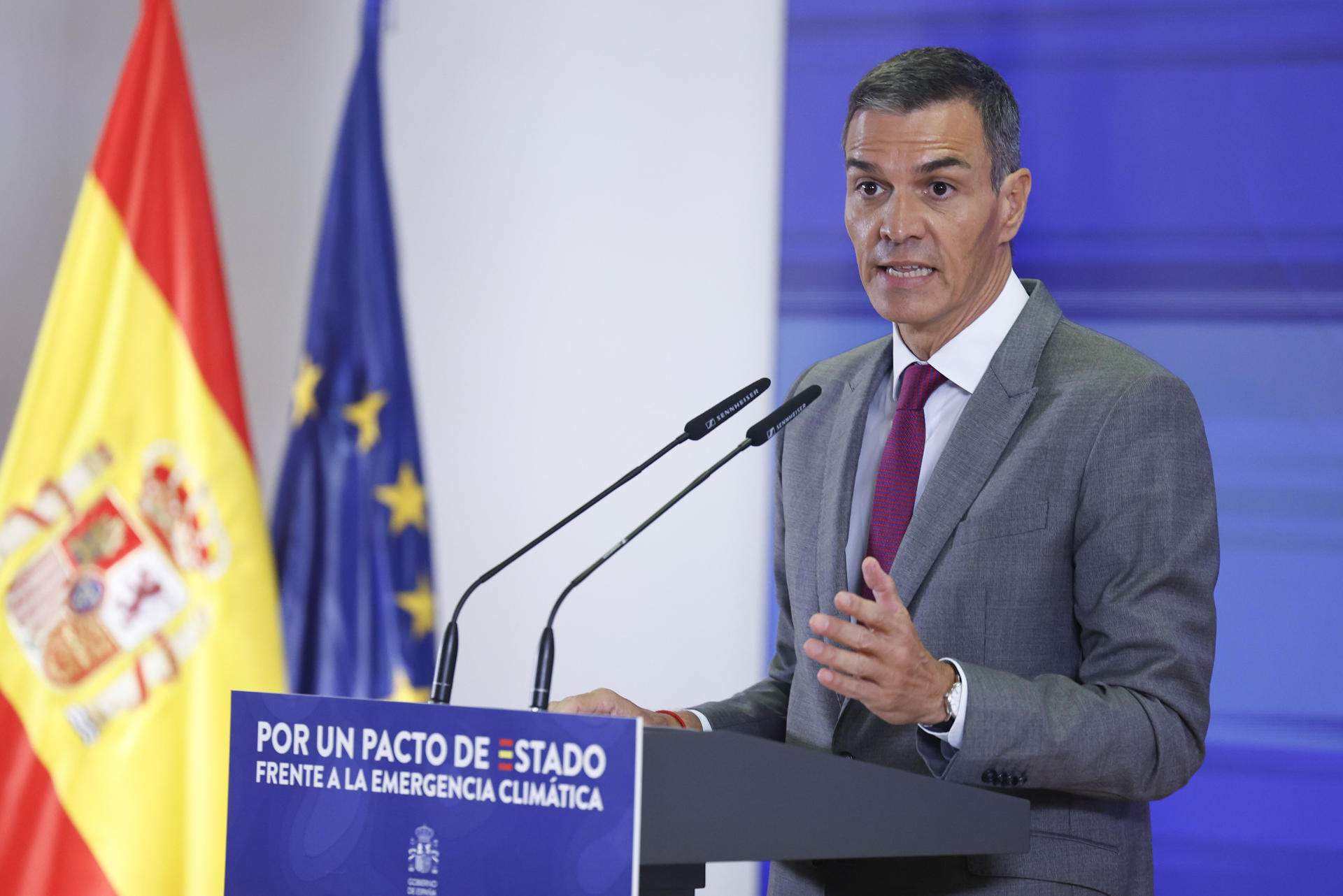 Sánchez proposa crear una agència estatal d’emergències després de la crisi dels incendis