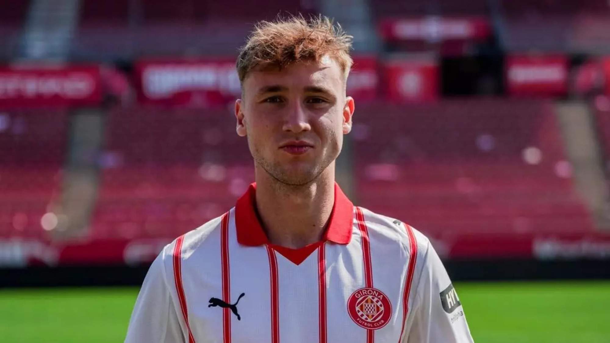 Esperança i buit per al Girona: oficial el fitxatge d’un nou golejador i Herrera fa les maletes