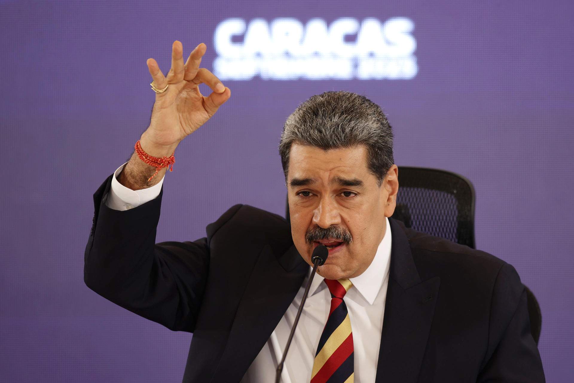 Maduro es prepara per a la guerra contra els EUA: "Si Veneçuela fos agredida, lluita armada"