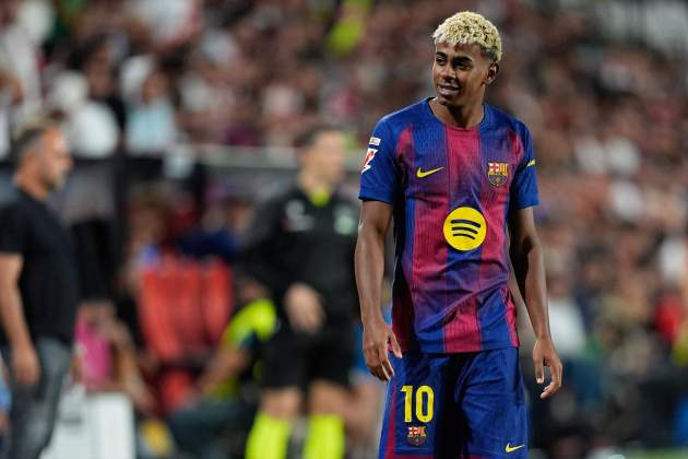 EuropaPress 6926813 lamini yamal of fc barcelona looks on during the spanish league laliga ea EuropaPress 6926813 lamini yamal of fc barcelona looks on during the spanish league laliga ea