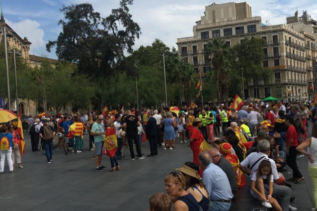 mani unionista placa universitat adria rovira mani unionista placa universitat adria rovira