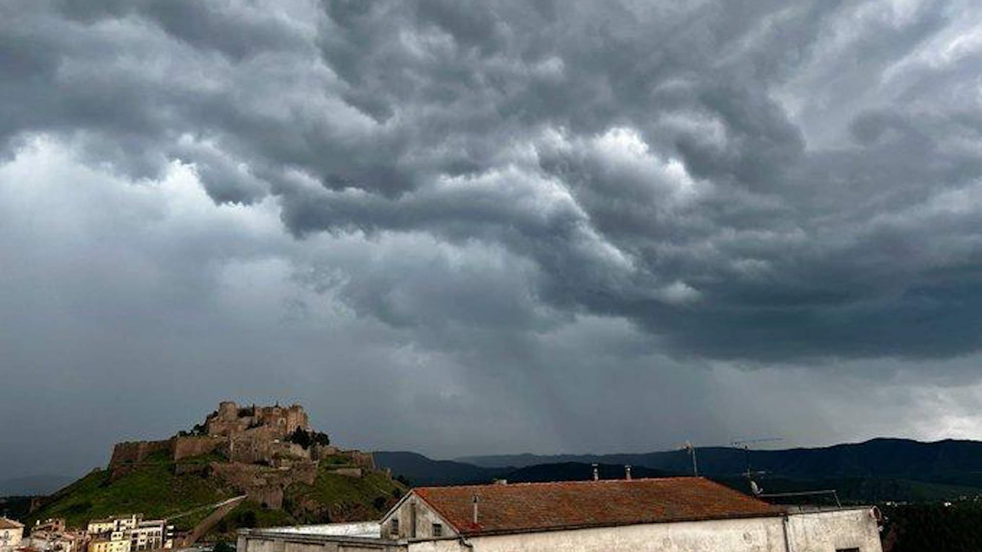 Canvi sobtat de temps a Catalunya per un front: on i quan plourà fort?