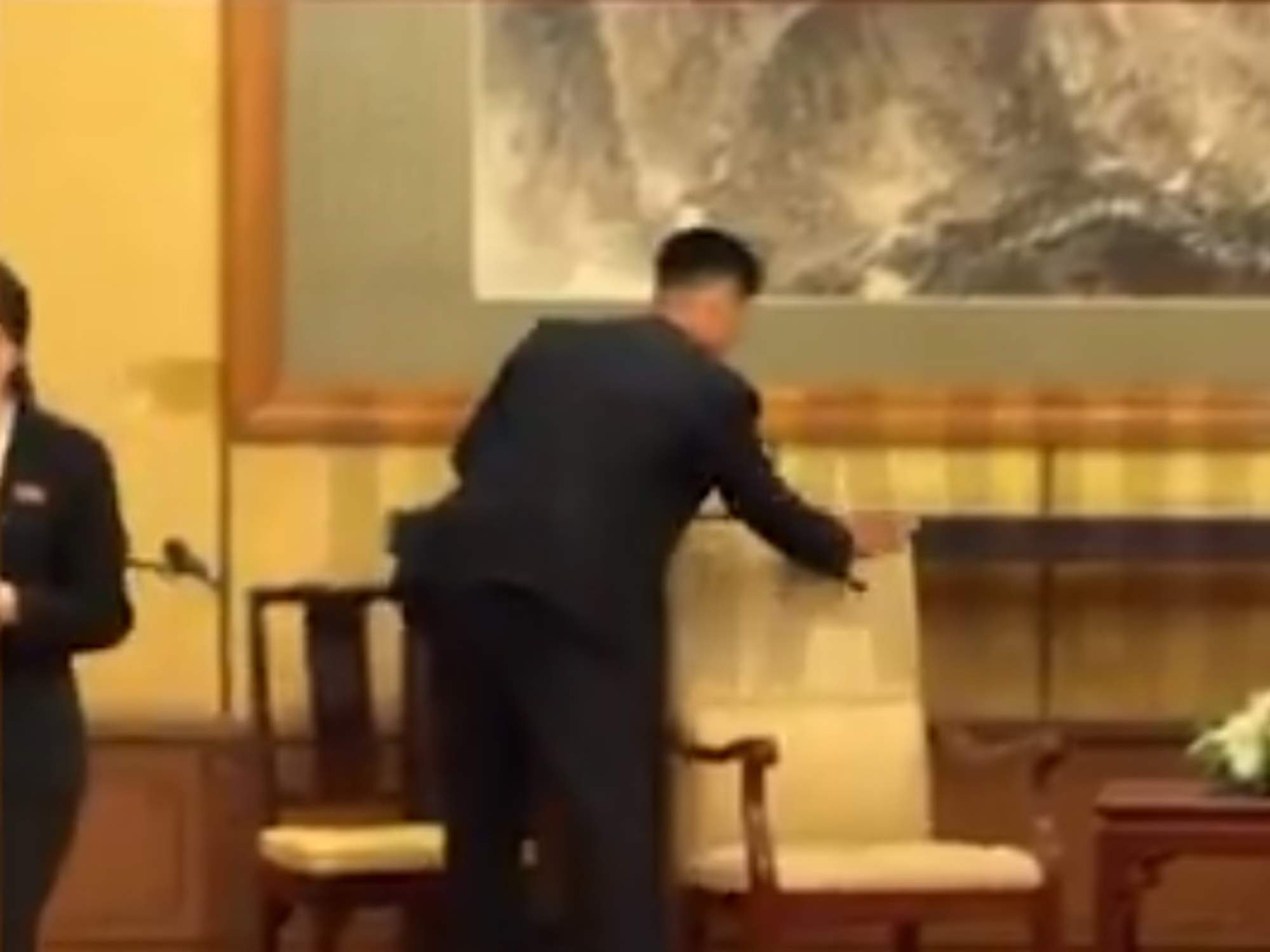 Sin dejar rastro: el séquito de Kim Jong-un limpia sus huellas después de verse con Putin