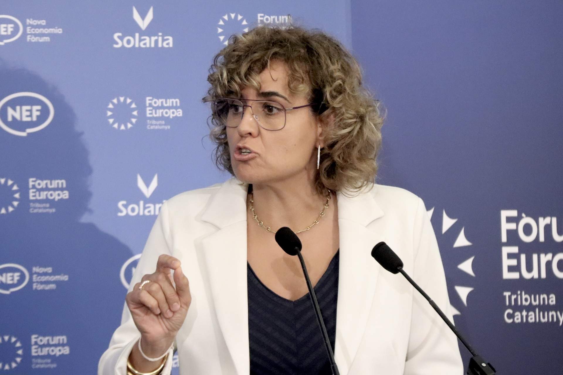 Dolors Montserrat, enfurecida por el debate de la oficialidad del catalán en Europa: "Es un chantaje político"