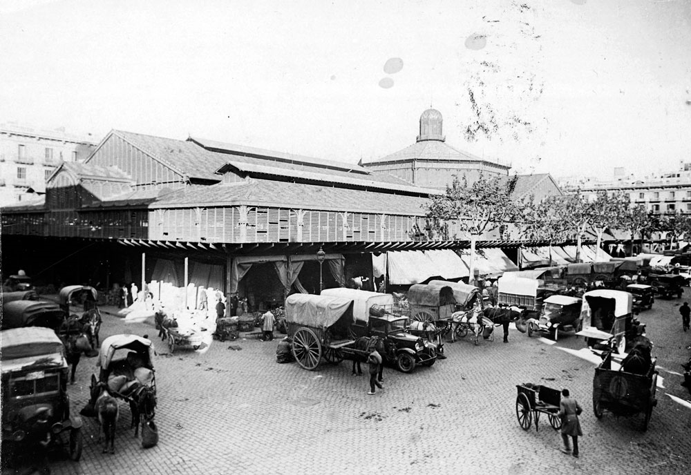 El règim franquista fiscalitza l’entrada d’aliments a Barcelona