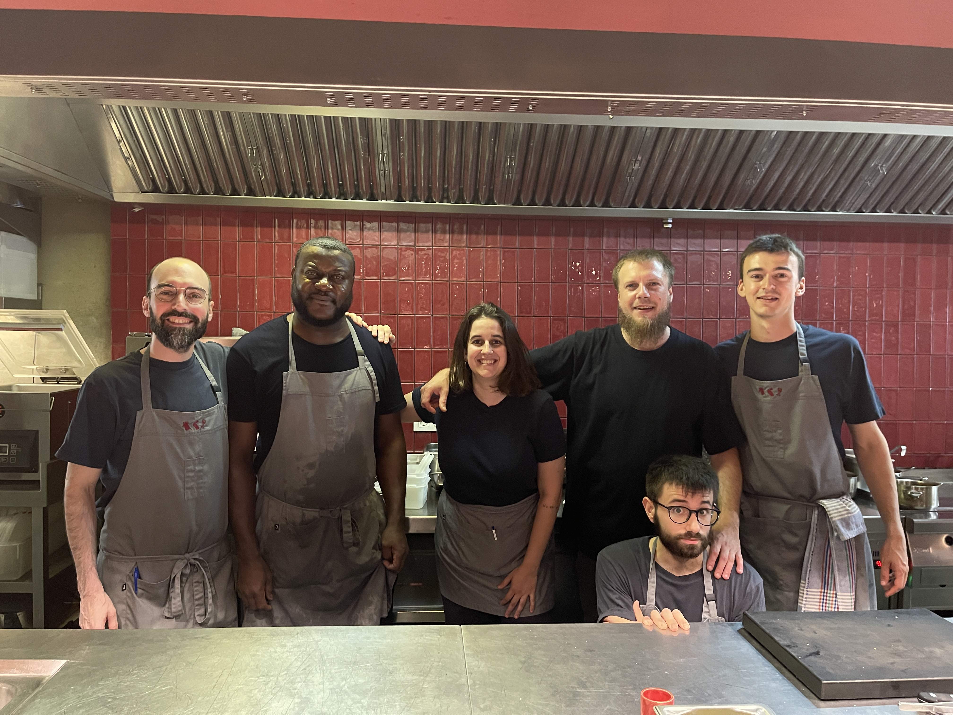 És el millor restaurant per menjar entre setmana: plats colossals davant el Mercat del Ninot
