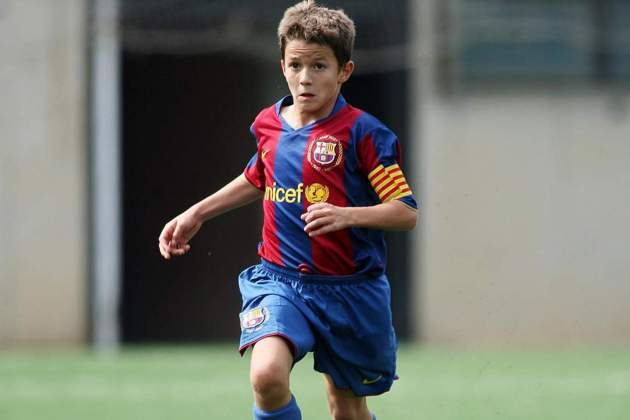 Sergi Palencia Barça @sergipalencia Sergi Palencia Barça @sergipalencia