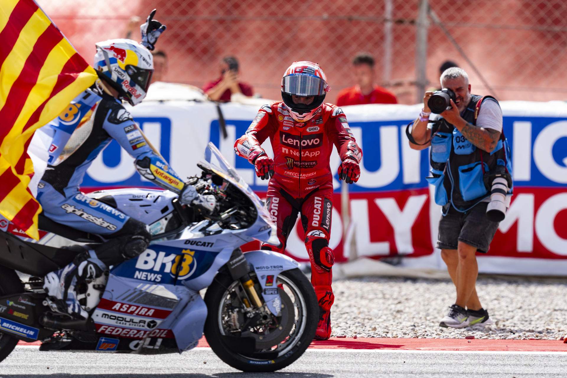 La senyera, protagonista absoluta después de la victoria de Àlex Márquez en Montmeló