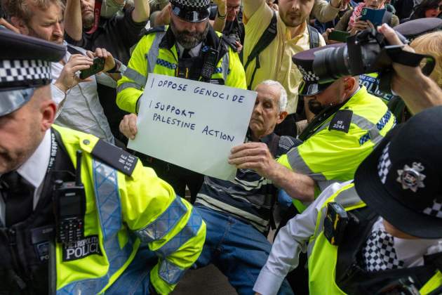Moment d'una detenció a la manifestació de Londres / EFE Moment d'una detenció a la manifestació de Londres / EFE