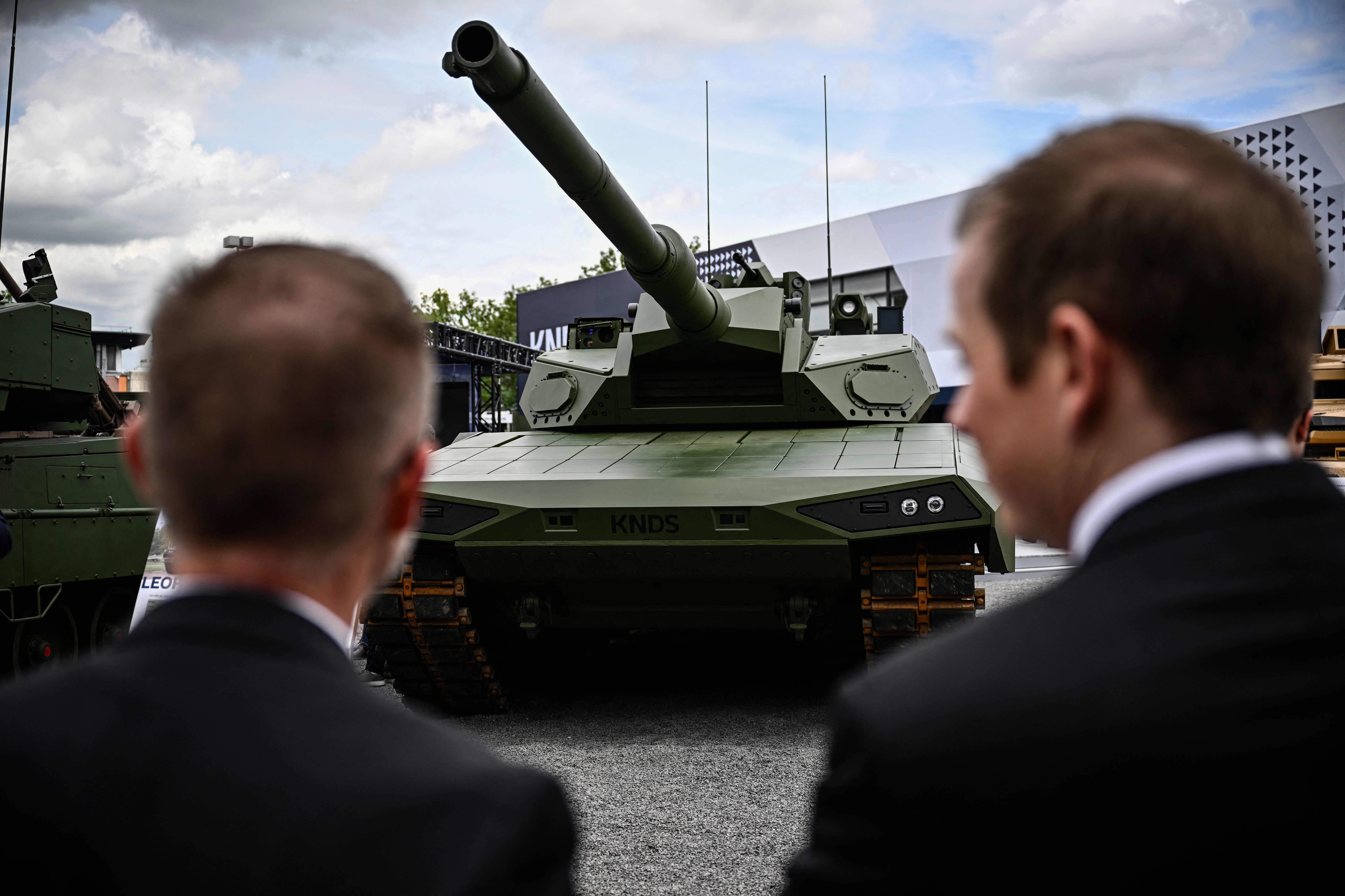 Israel exhibe músculo militar en Londres: 51 fabricantes de armas en una feria sobre seguridad y defensa