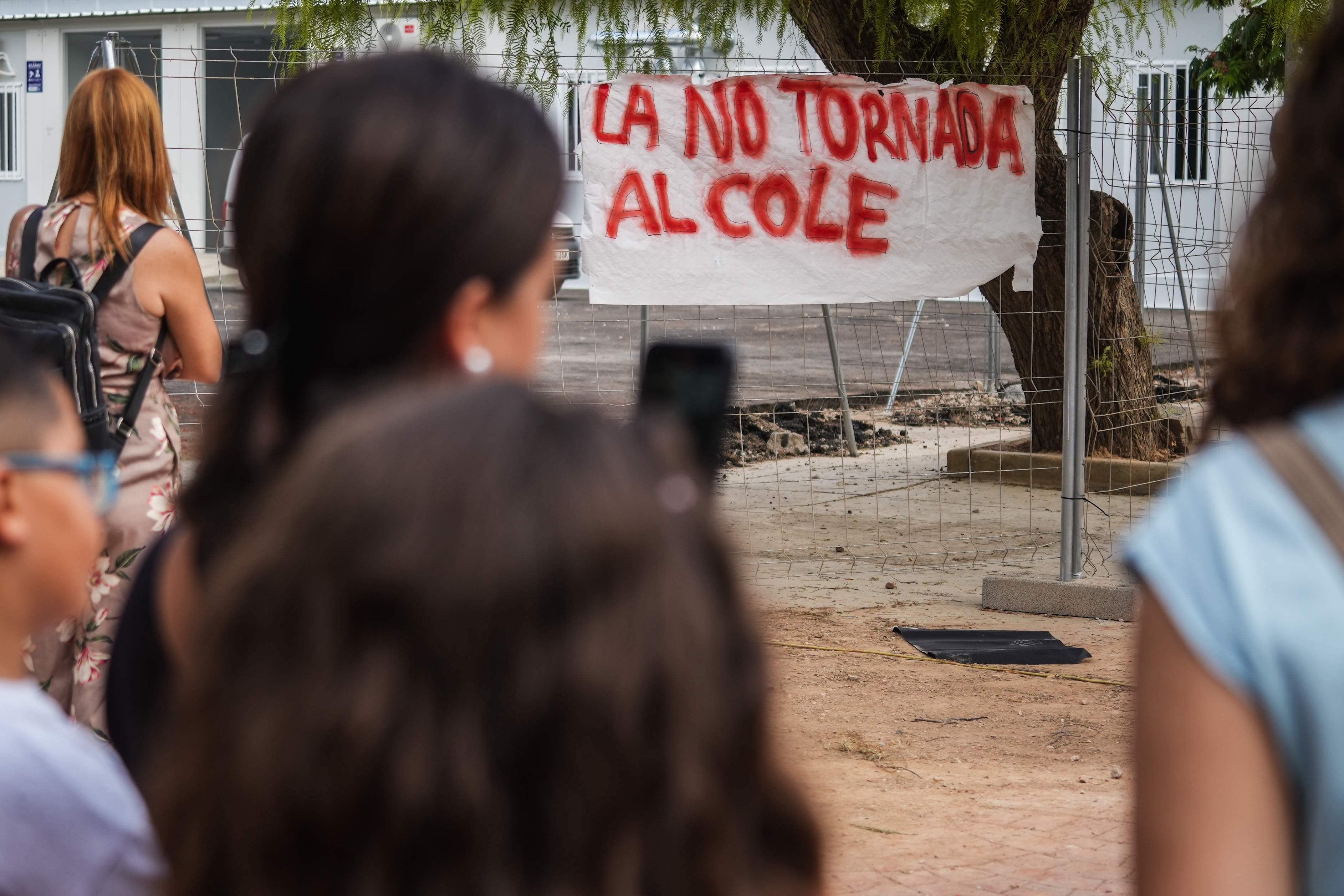 La "no tornada a l'escola" al País Valencià: 600 nens sense escola i 3.000 en barracons per la DANA