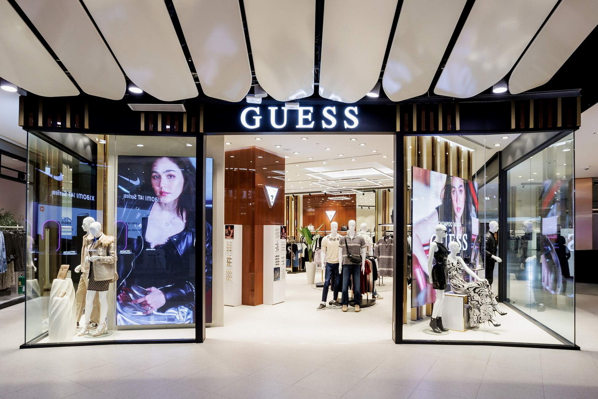 Un reloj Guess analógico de cuarzo que sorprende por lo poco que cuesta
