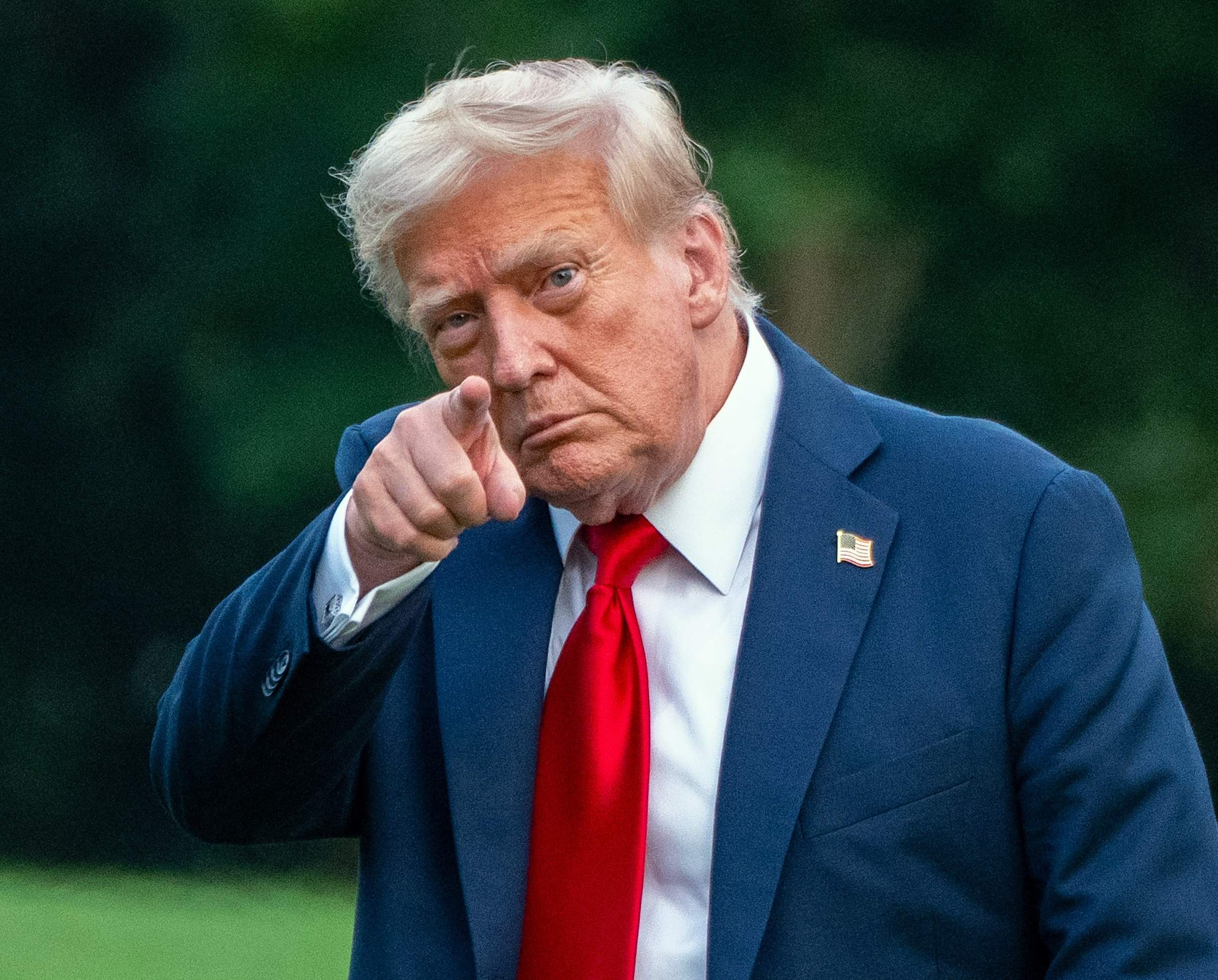 Trump presiona la UE: aranceles del 100% a China y la India para doblar a Putin