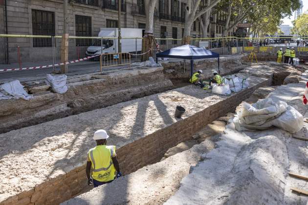 RESTES ARQUEOLOGIQUES LA RAMBLA SANTA MONICA / FOTO: Montse Giralt RESTES ARQUEOLOGIQUES LA RAMBLA SANTA MONICA / FOTO: Montse Giralt