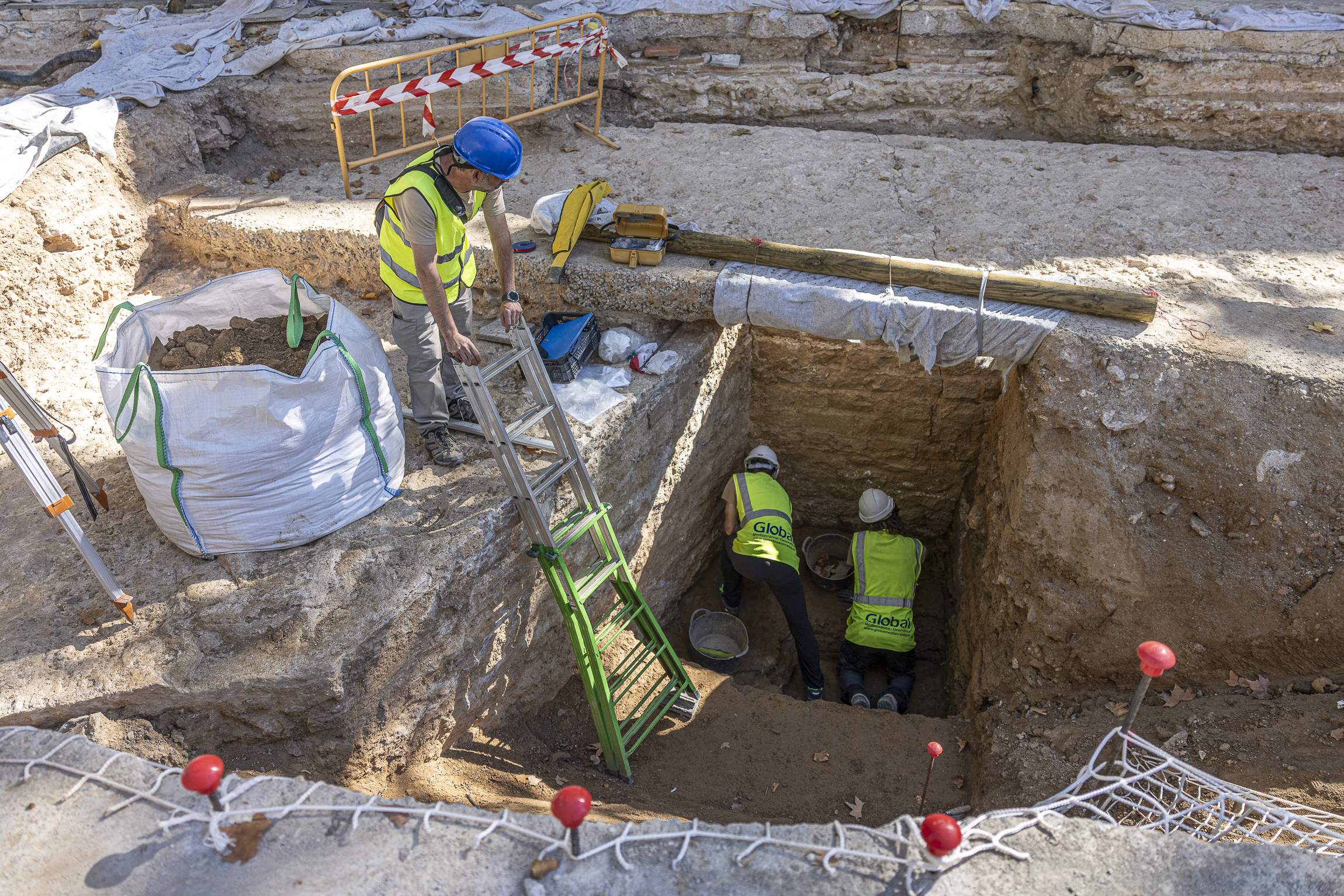 Les obres de la Rambla destapen quasi 50 metres de muralla medieval del segle XIV
