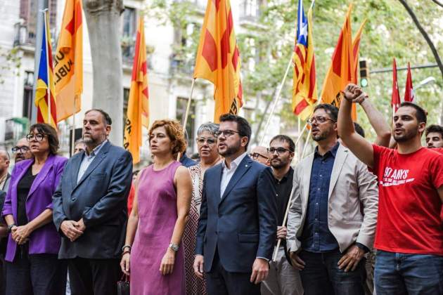 oropéndola junqueras pere aragonesa elisenda alamany diana orilla ERC ofrenda floral festividad europa press oropéndola junqueras pere aragonesa elisenda alamany diana orilla ERC ofrenda floral festividad europa press