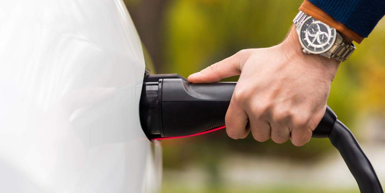 Imatge d'un cotxe elèctric | Freepik