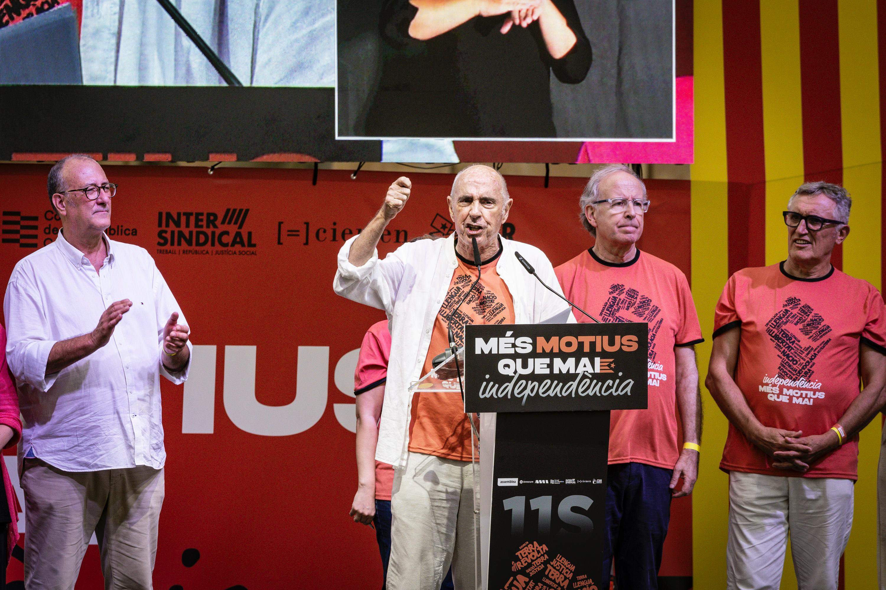 Les entitats criden a desobeir la sentència contra el català a les "aules, carrers i institucions"