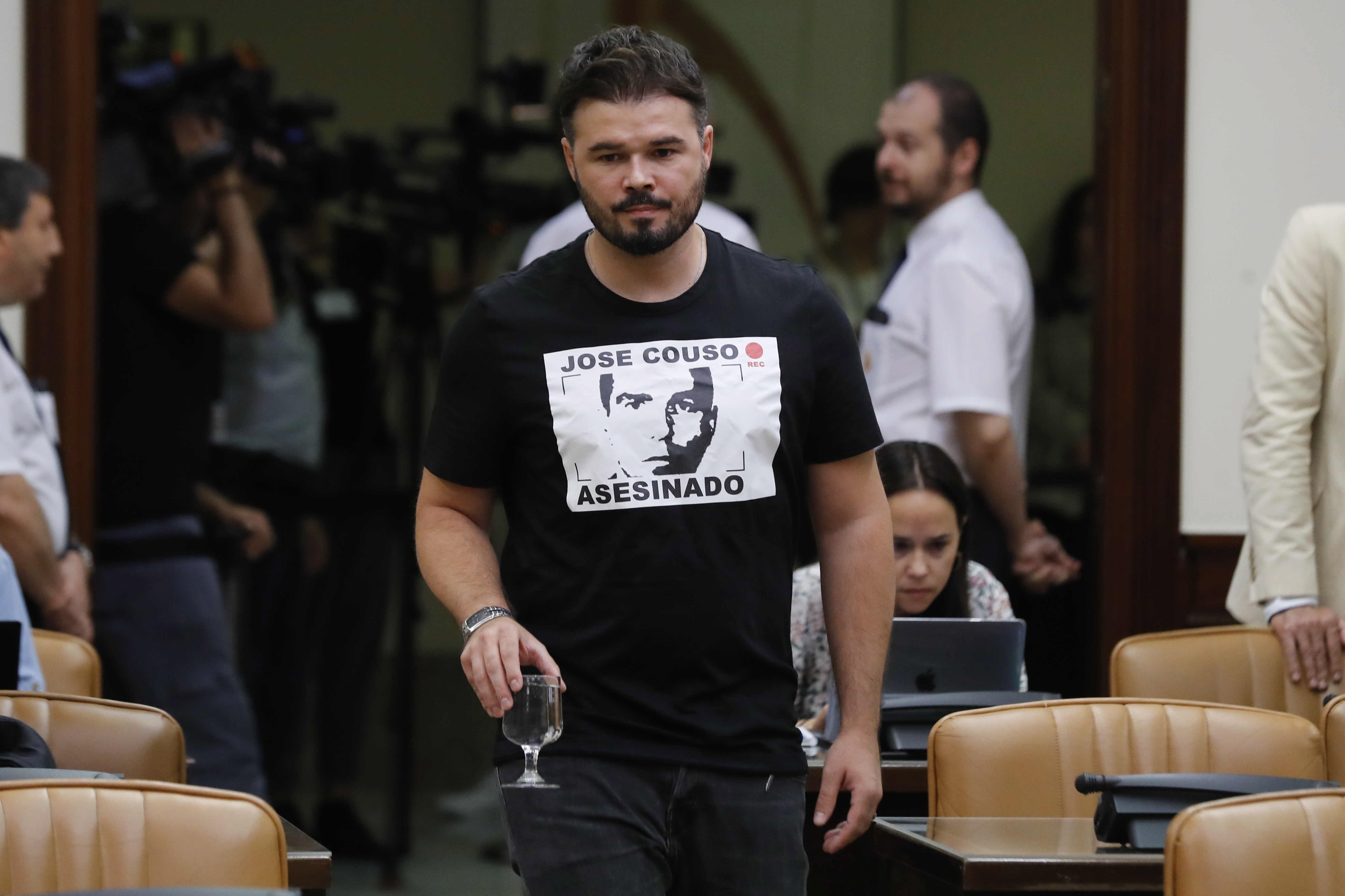 Rufián compara a Aznar con Vito Corleone: "Solo le falta el gato"