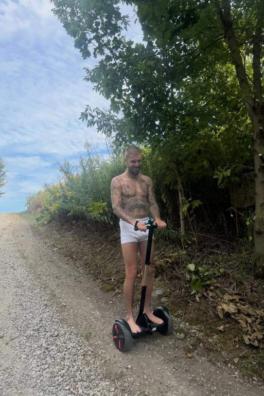 Justin Bieber patinet eléctric / Instagram