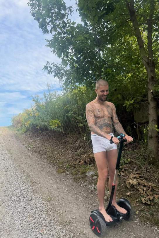 Justin Bieber patinet eléctric / Instagram