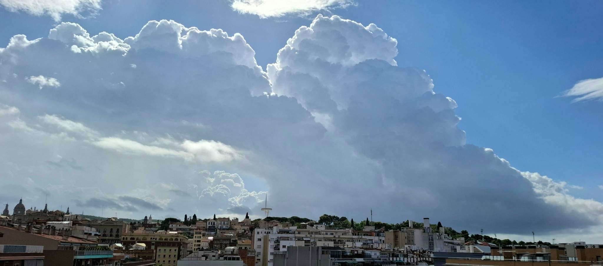 Traca final de tempestes abans de la calor: on i quan plourà aquest cap de setmana a Catalunya?