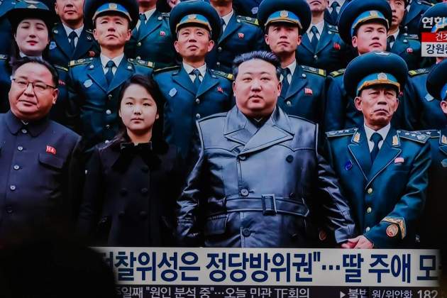 Kim Jong-un amb científics i enginyers d'elit del país / Europa Press