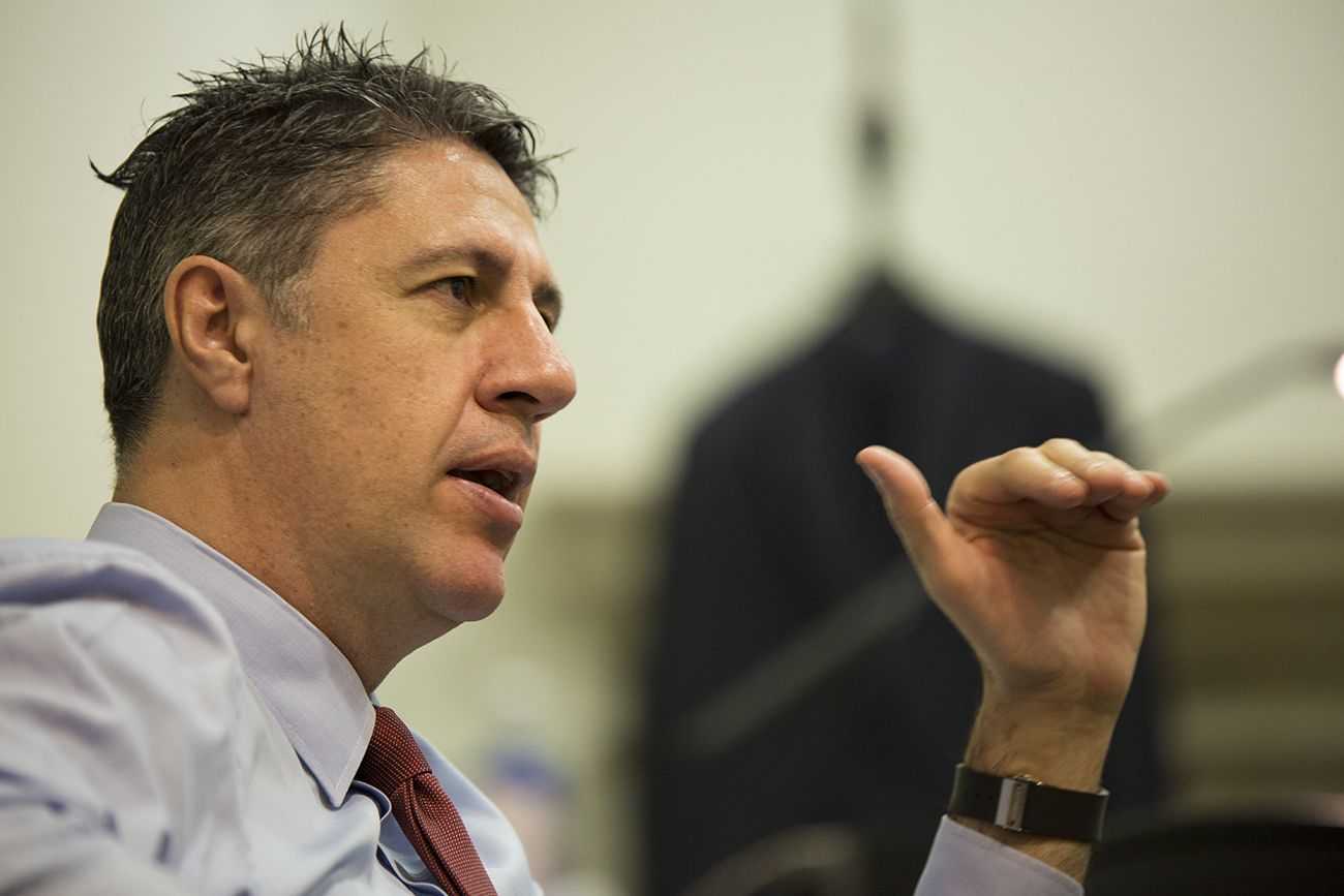 Albiol acusa Iglesias de rebre diners "tacats de sang"