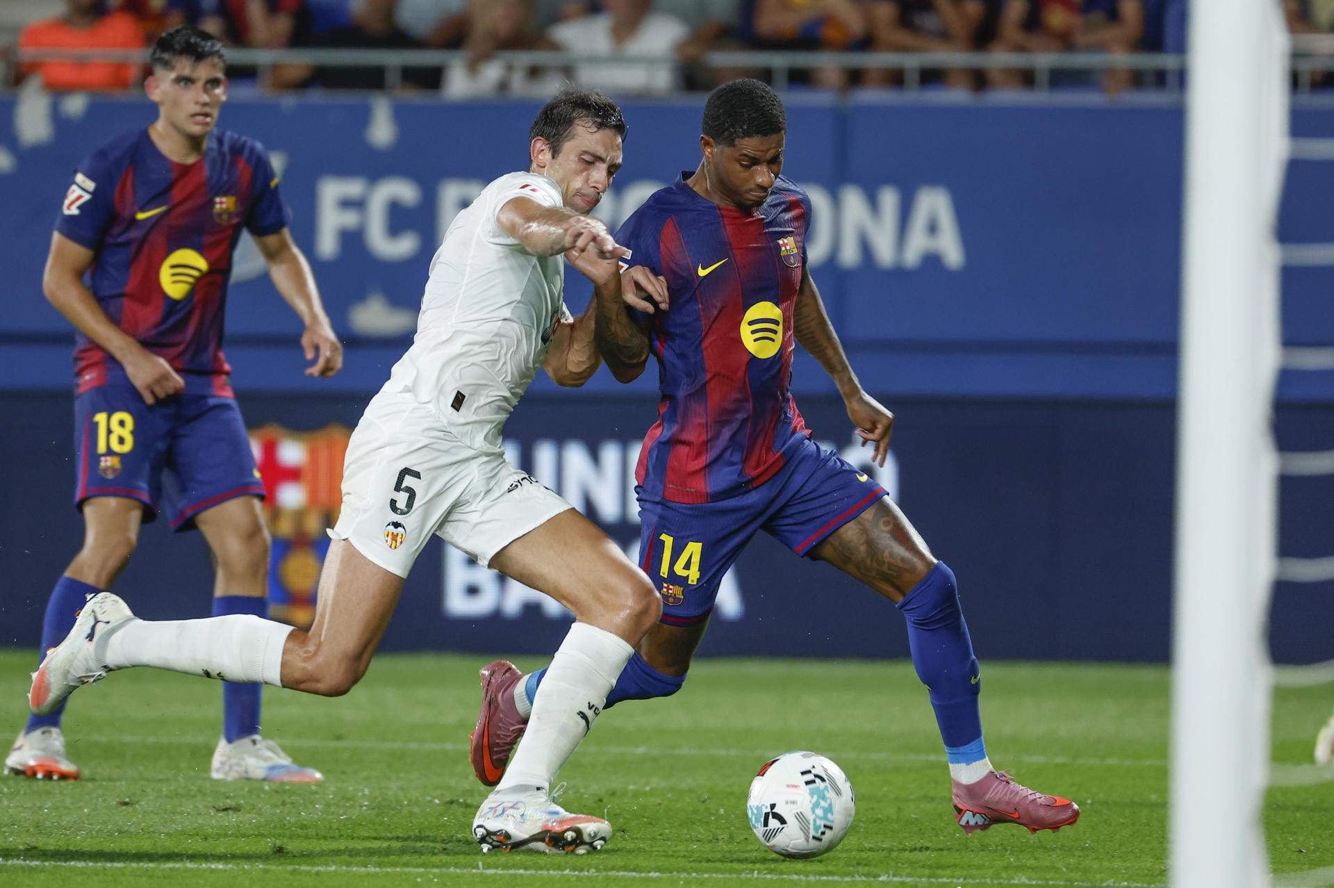 Rashford l'hi deixa clar a Flick davant del València: ha de jugar
