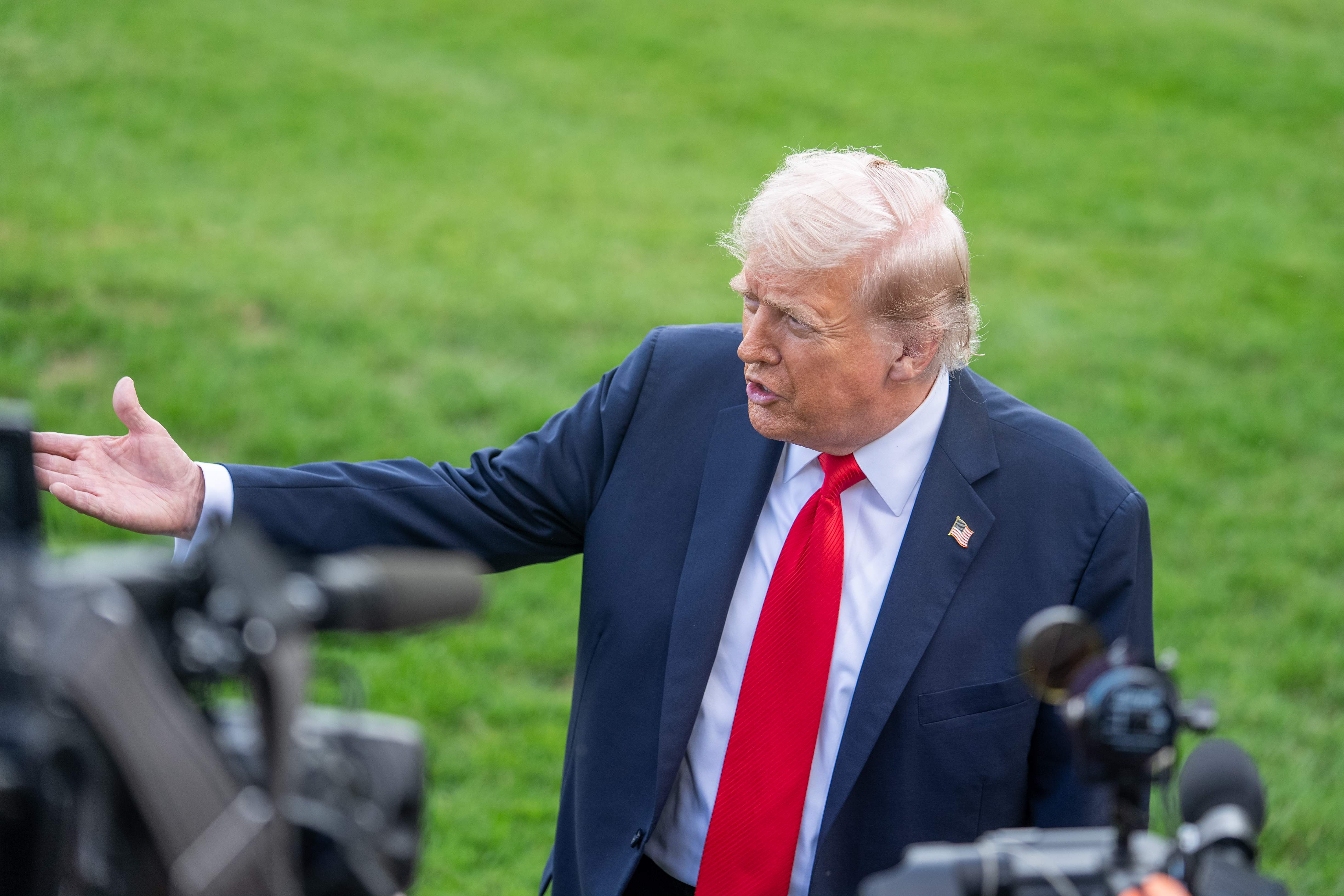 EuropaPress 6948164 washington sept 12 2025    us president donald trump answers questions from