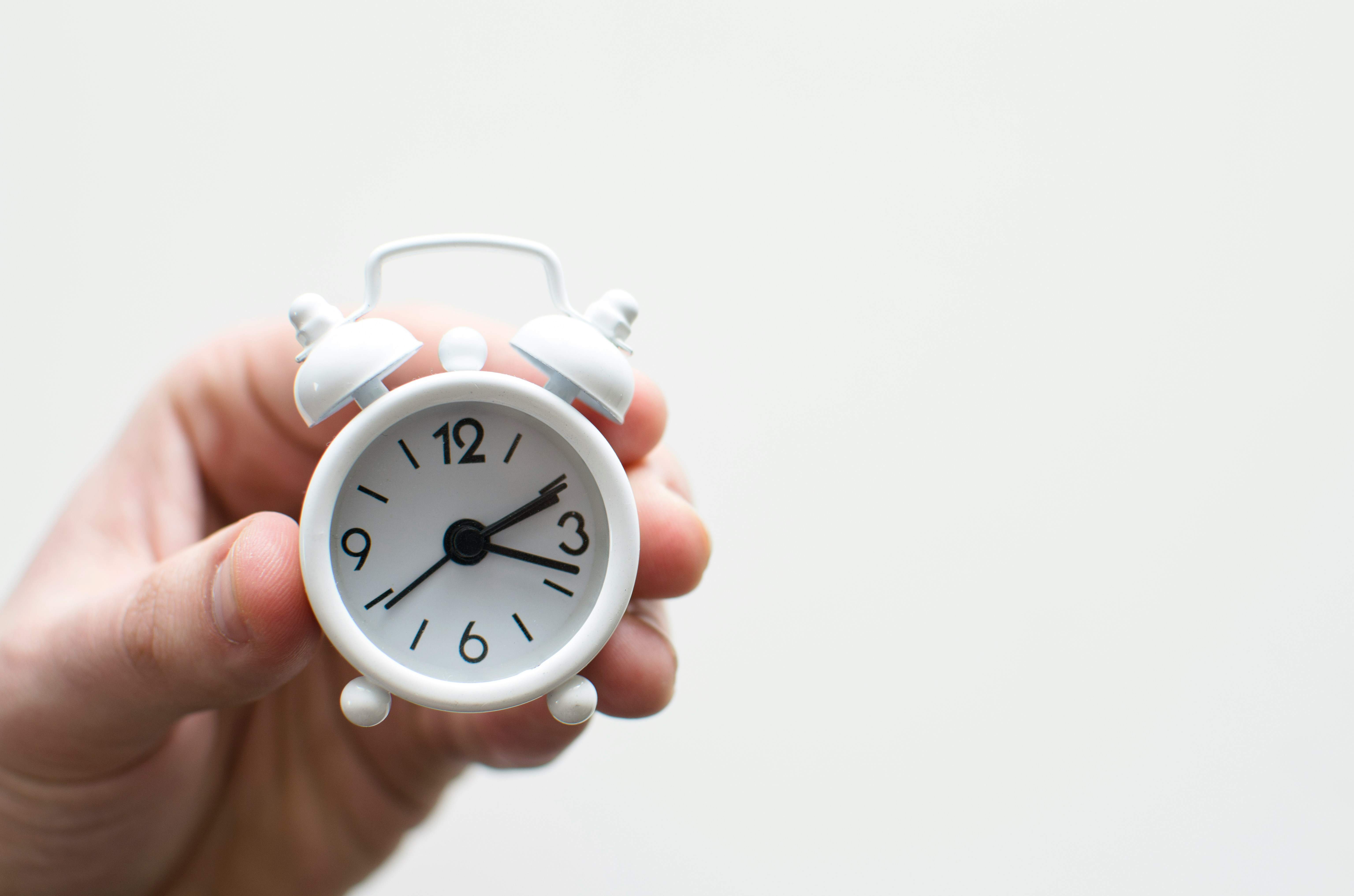 El cambio de hora contribuye a miles de ictus y a la obesidad, según un estudio