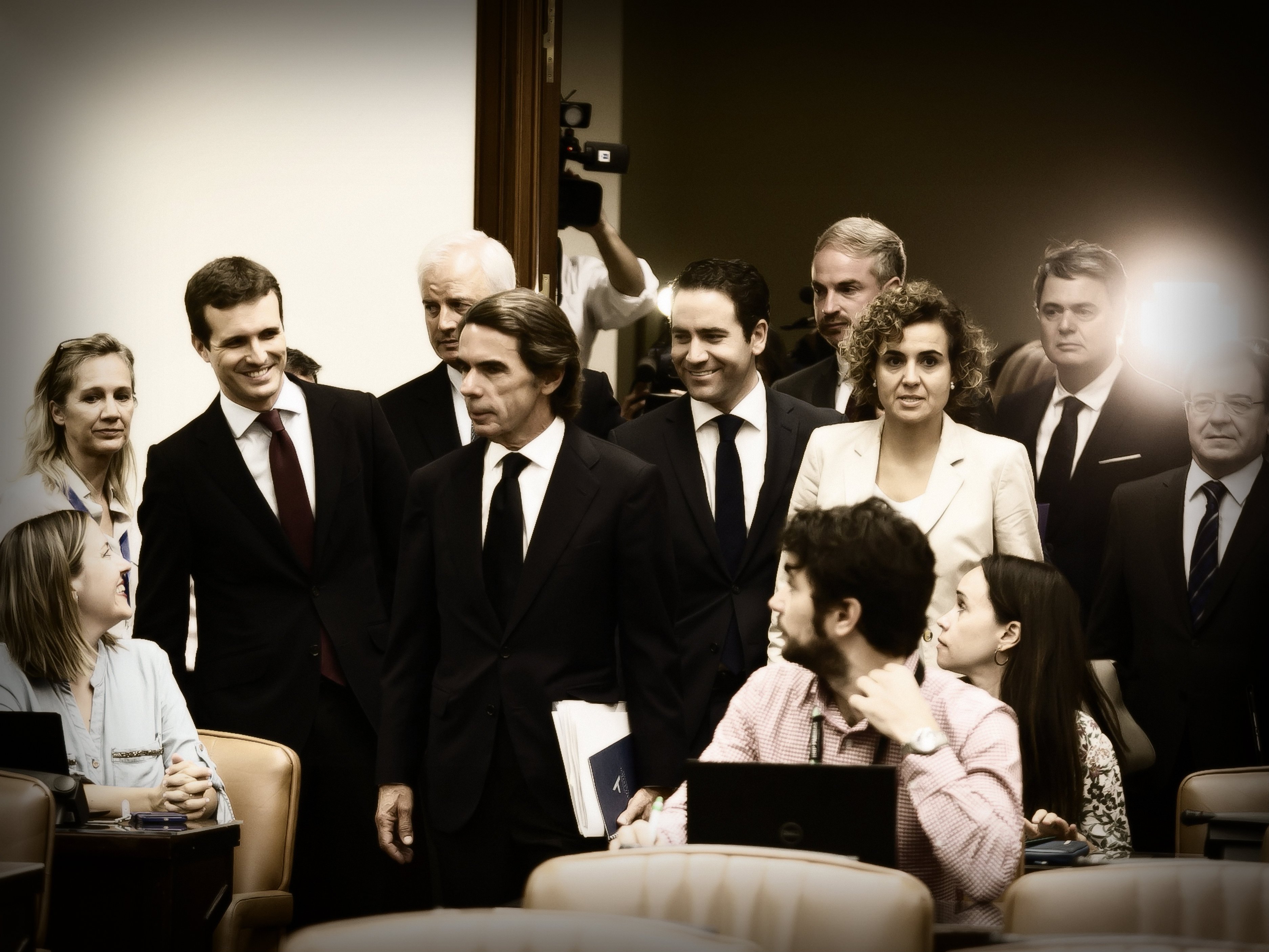 La unción de Casado por Aznar en la prensa nacionalista (española)
