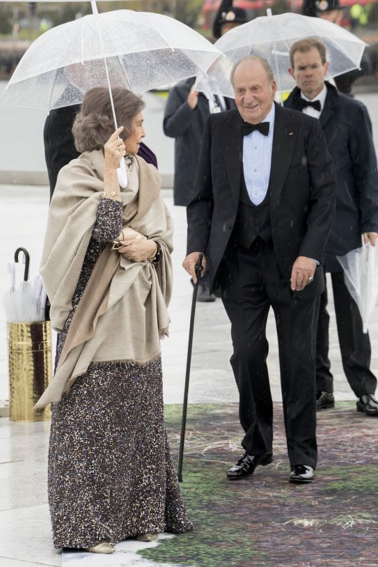 reina sofia i rei joan carles pluja  GTRES