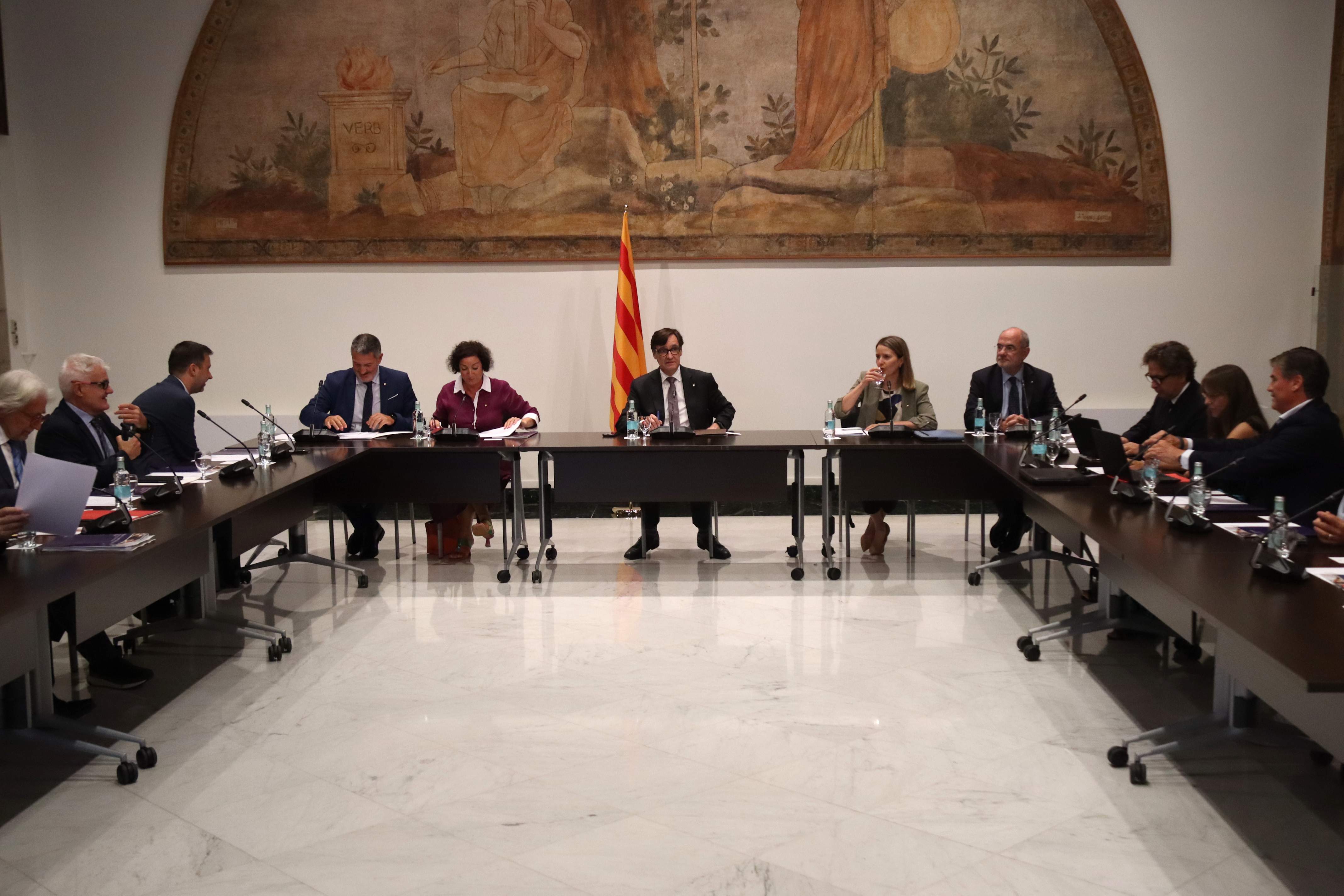 Declaració conjunta de Govern, patronal i sindicats pel finançament singular en ple pols amb el Ministeri