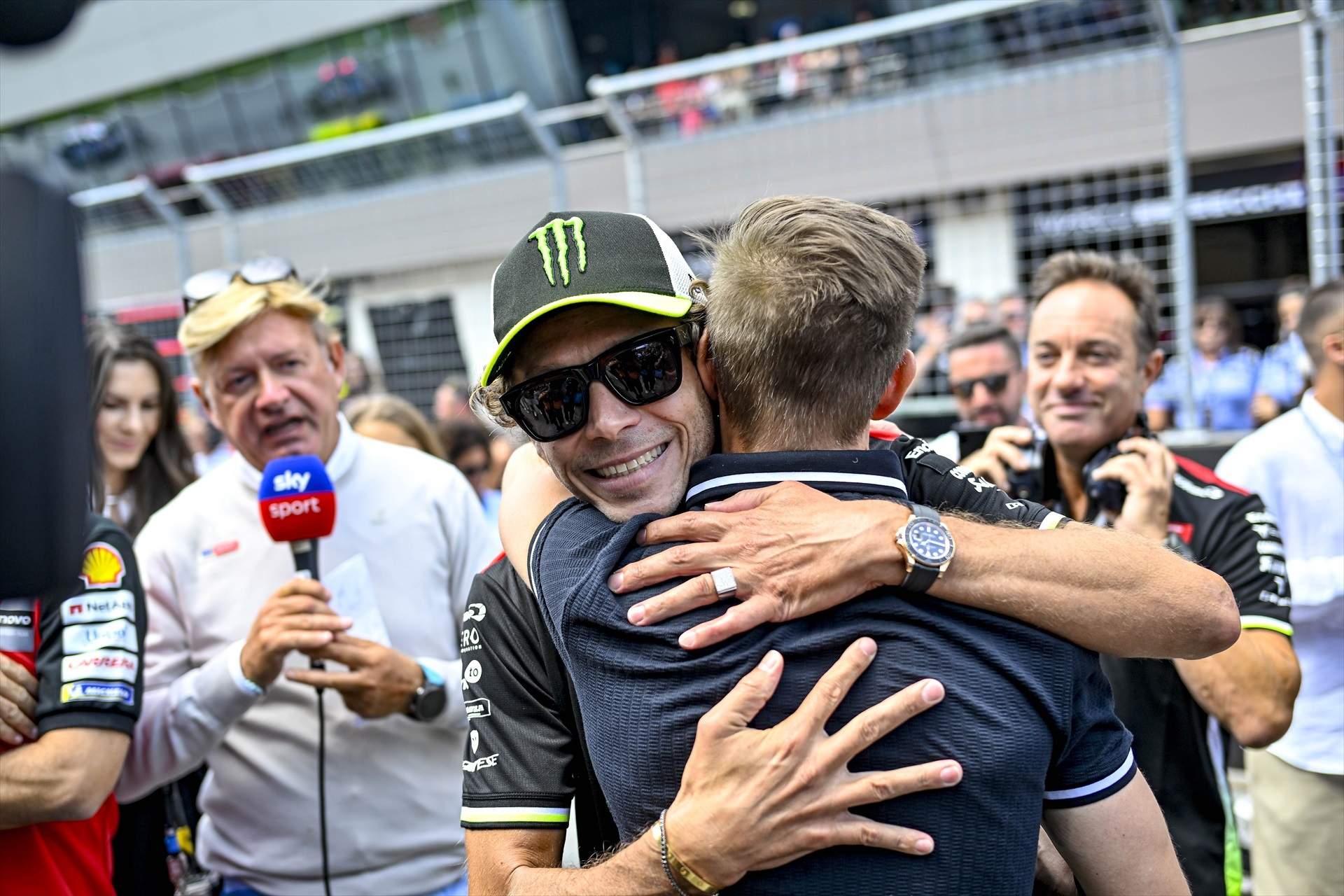 Valentino Rossi empieza a organizar la caída de Marc Márquez con una comida el sábado en Tavullia