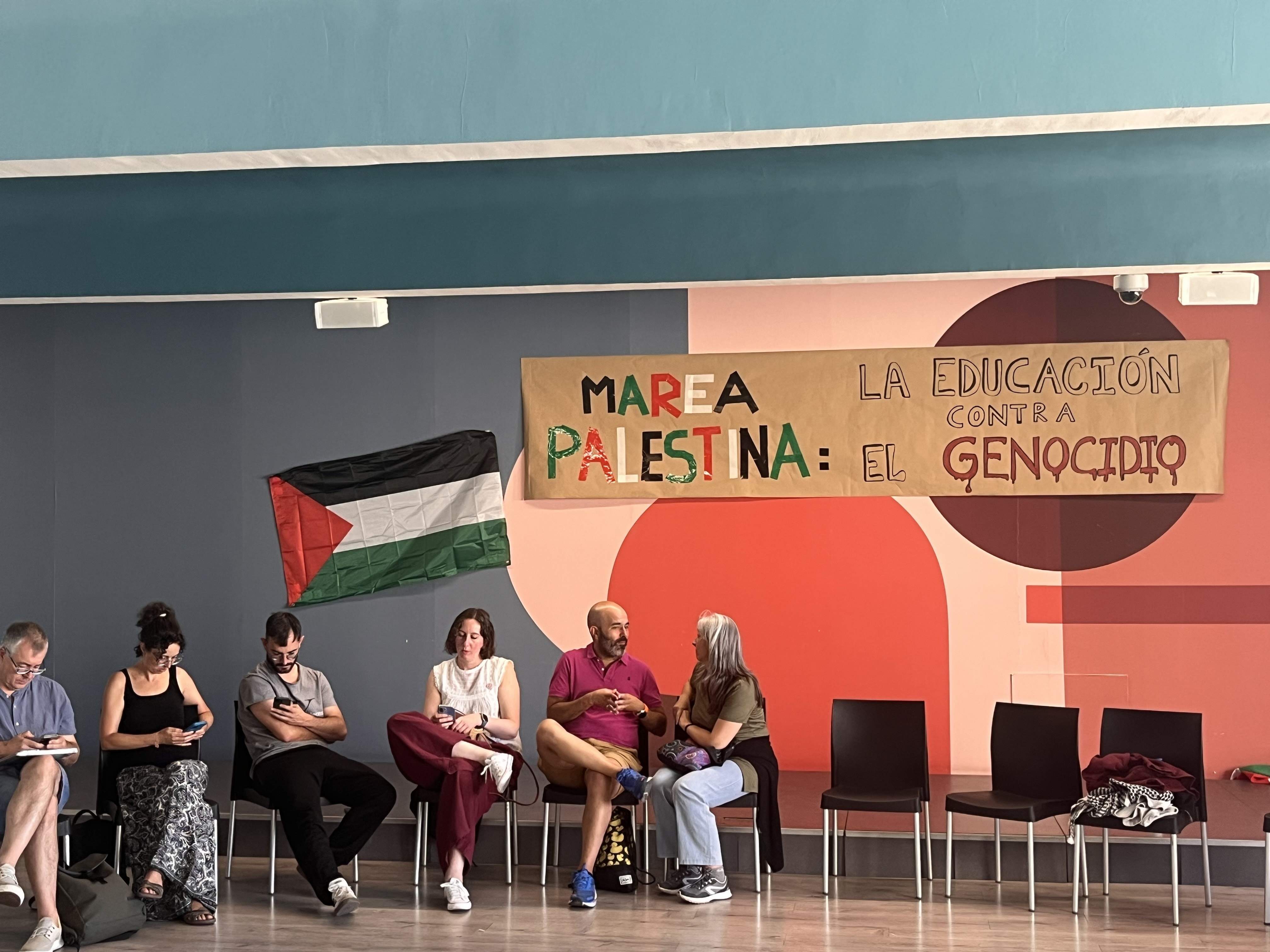 Denuncian que Ayuso prohíbe las banderas palestinas en escuelas de Madrid